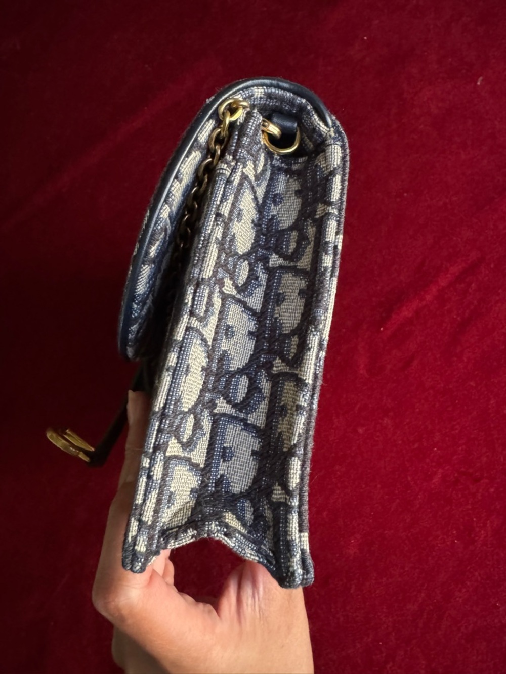 Medium Saddle Pouch with Chain
Blue Dior Oblique Jacquard - Picture 4 of 14